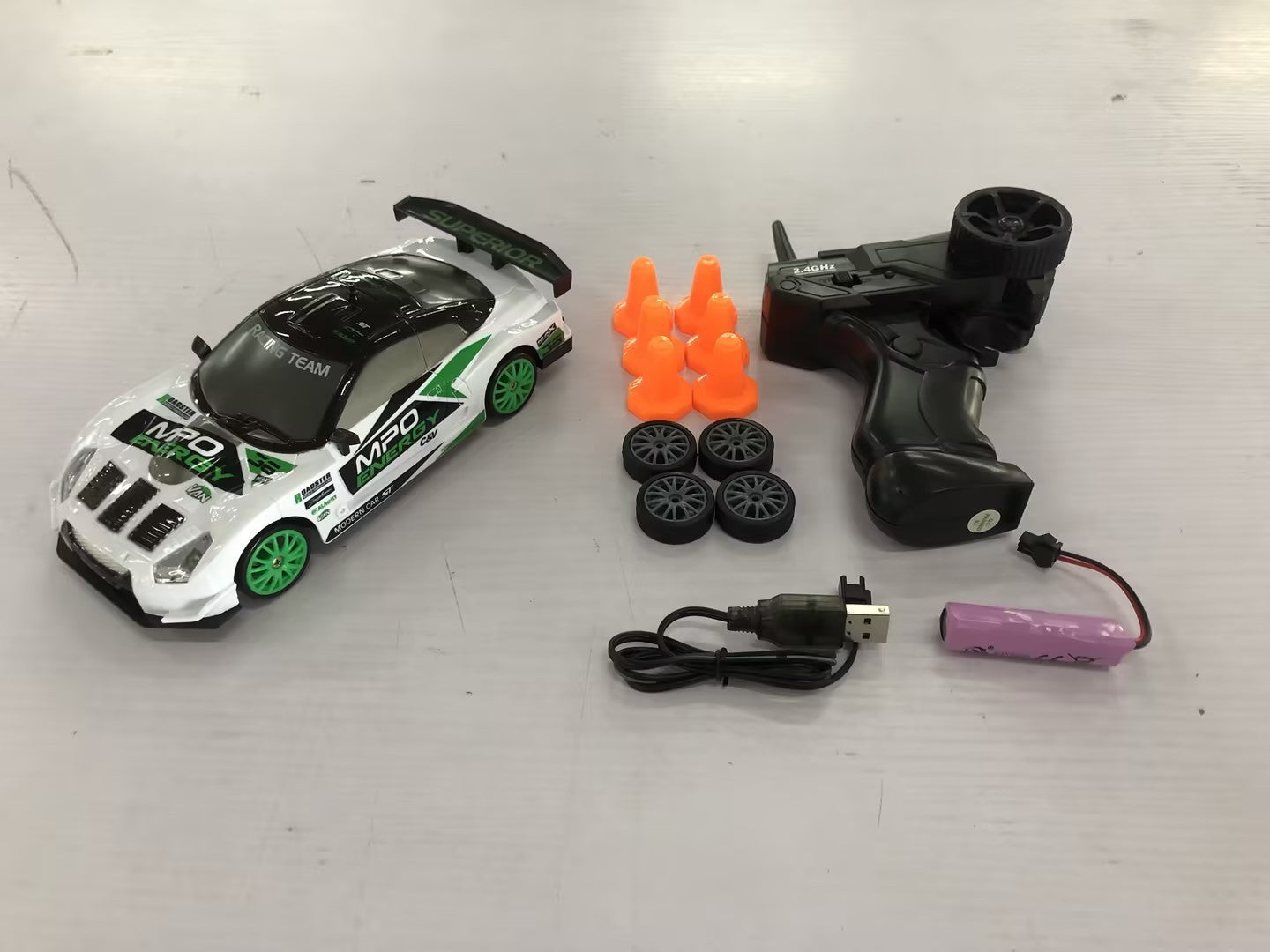 High-Speed 2.4G 4WD RC Drift Car